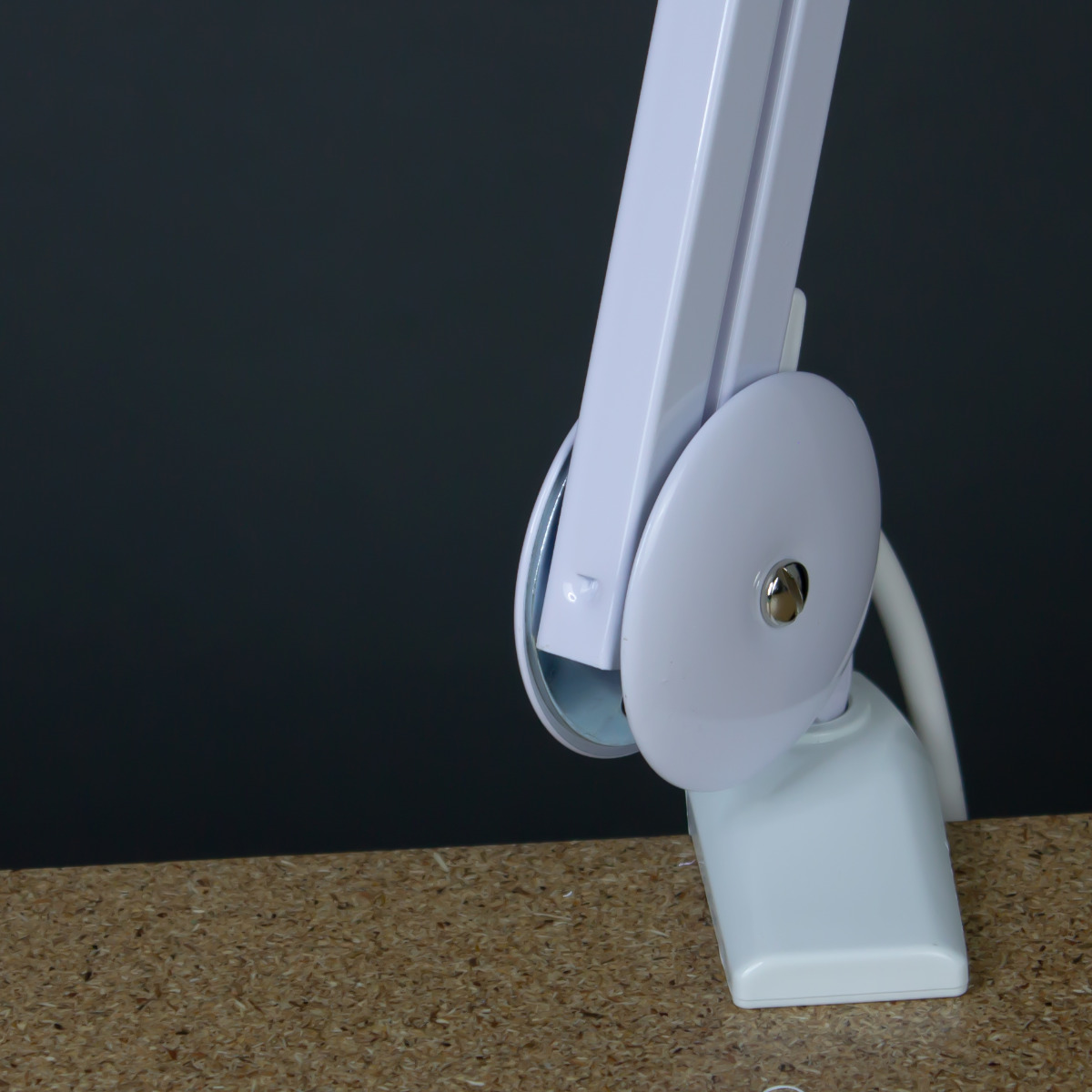 2.25X(5D) 700 Lumen LED Table Clamp Magnifier Lamp